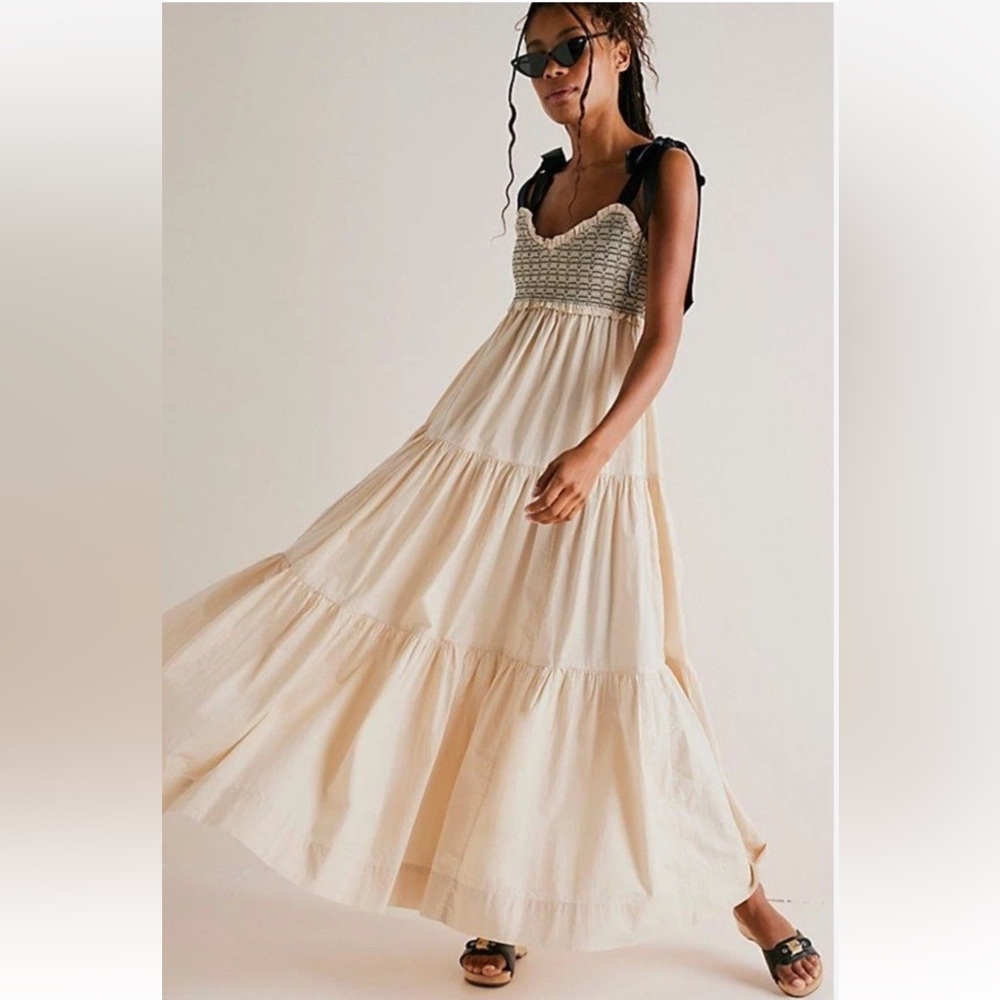 Free People Bluebell Maxi Dress Tiered Floral Smocked Top Tan Navy Combo - Picture 1 of 6